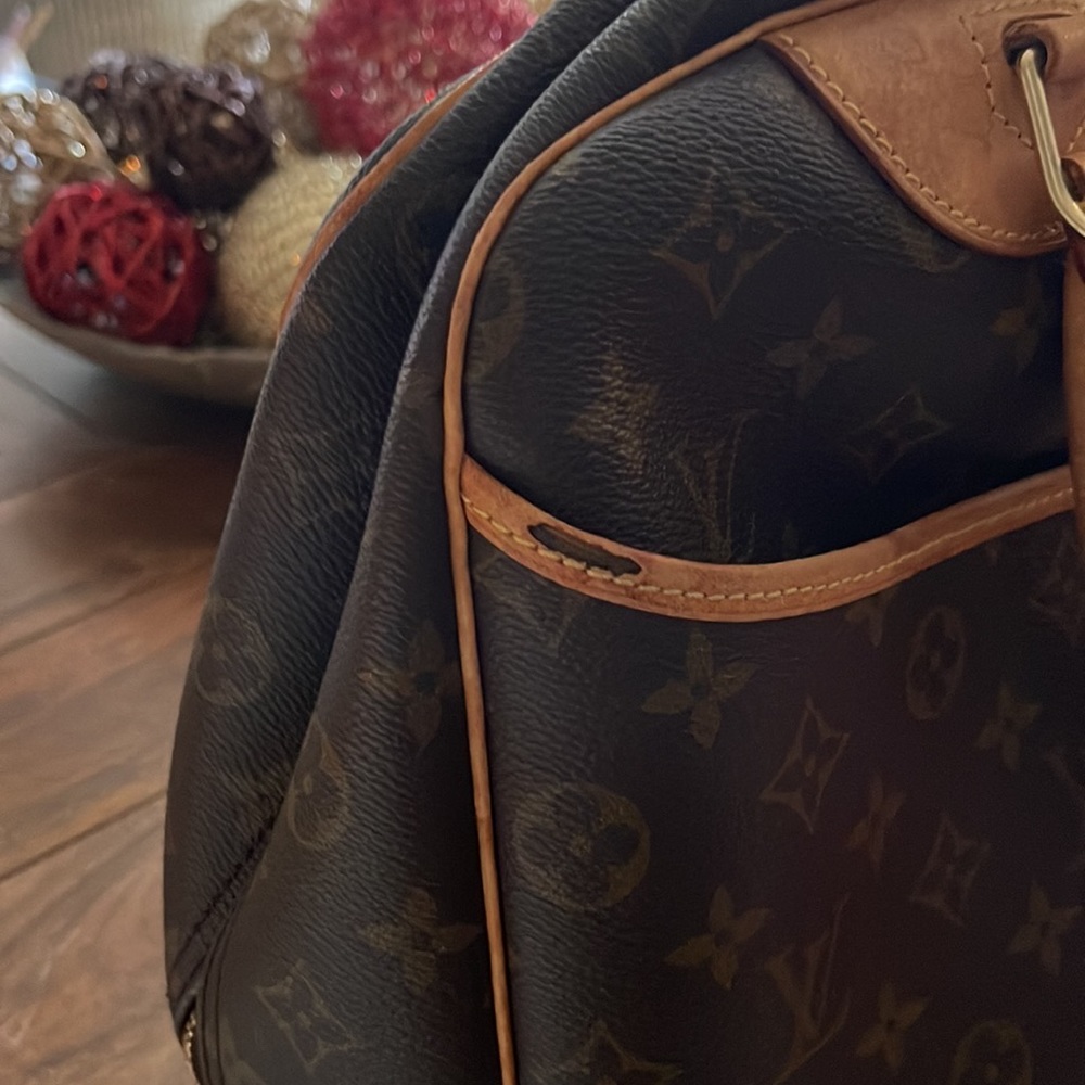 LV Authentic purse - Picture 2 of 11